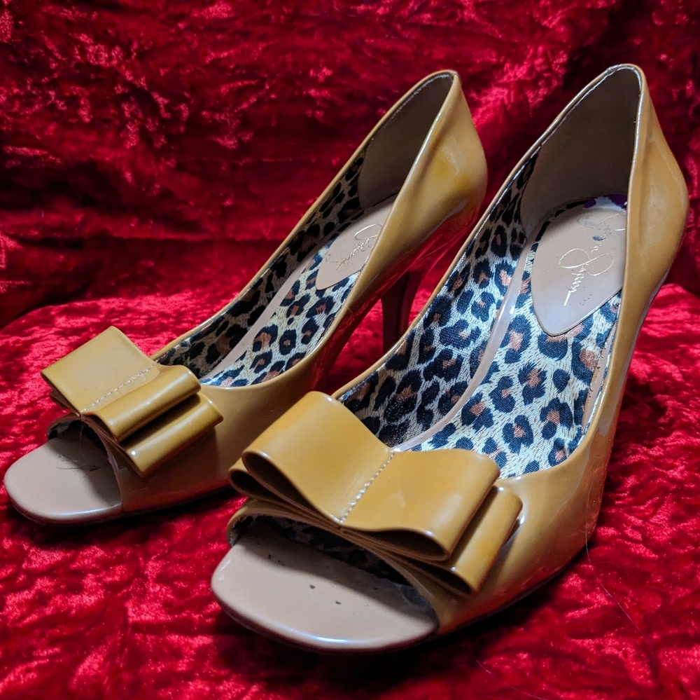Caramel patent open toe pumps with bow by Jessica Simpson